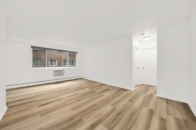 Photo - 7120 N Sheridan Rd Unit 216