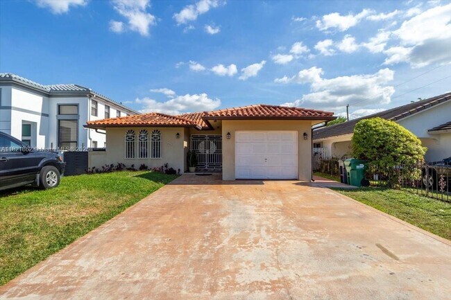 Photo - 561 SW 122nd Ave House