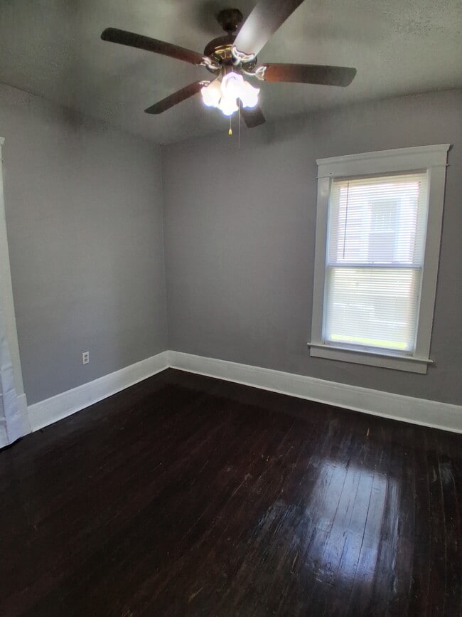 Photo - 245 E Ford Ave