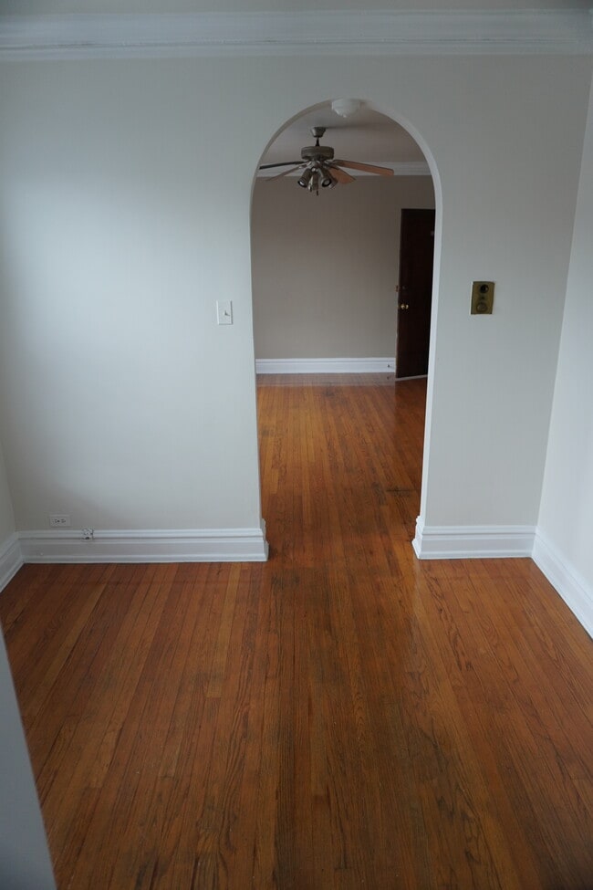 Photo - 6226-32 W Cermak Rd Unit 2144-E2
