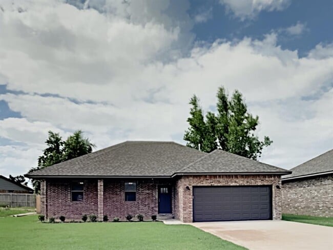 Building Photo - 1078 Mulbury Mansion