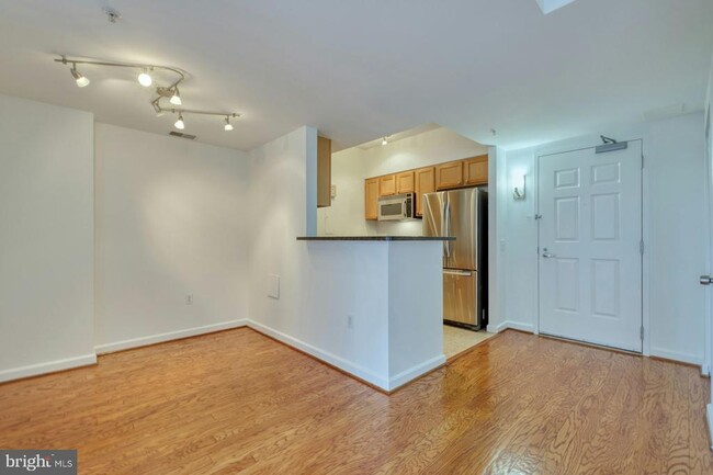 Photo - 880 N Pollard St Apartment Unit 1022