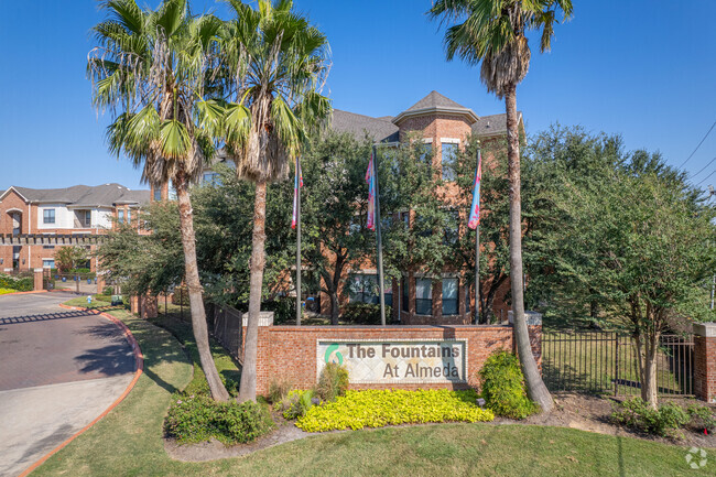 The Fountains at Almeda - The Fountains at Almeda Apartments