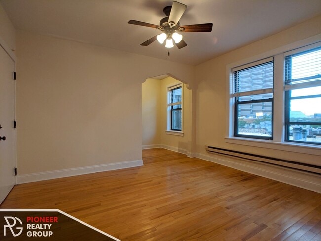 Building Photo - 618 W Patterson Ave Unit 605 Rental