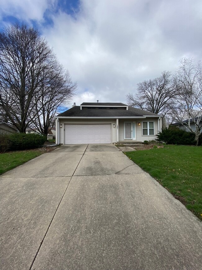 Photo - 121 Malvern Dr House