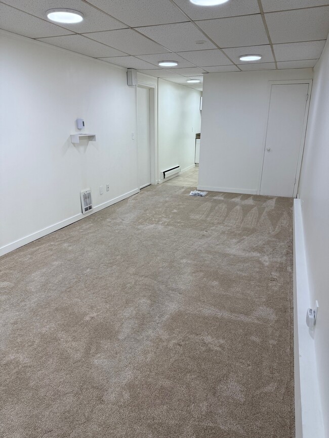 Vista desde la entrada principal privada. - 714 1st St S Unidad D