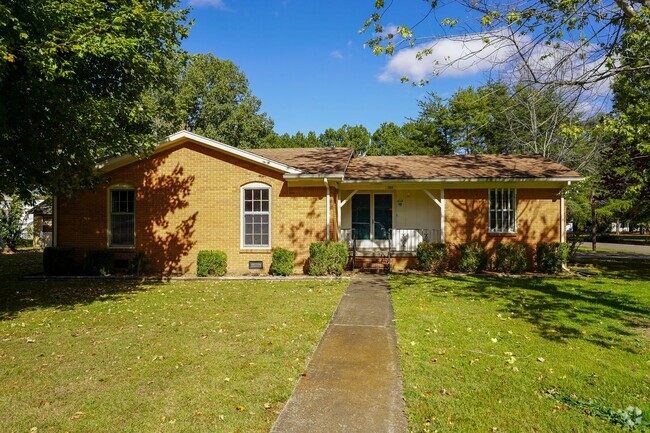 Building Photo - House in Martin, TN!