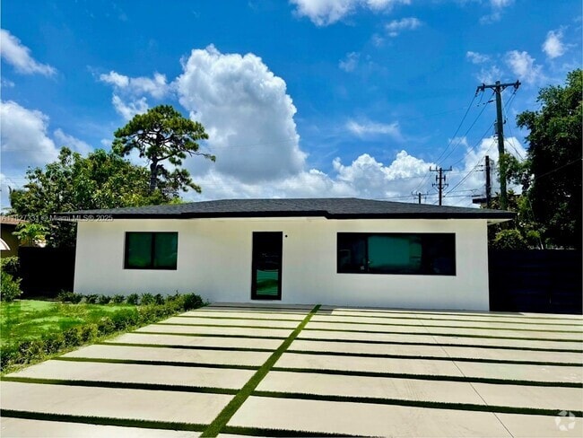 Building Photo - 16440 NE 10th Ave Rental