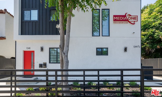 Building Photo - 1341 Mariposa Ave Rental