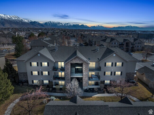 Mo Westbury Way - Mo Westbury Way Condo Unit L