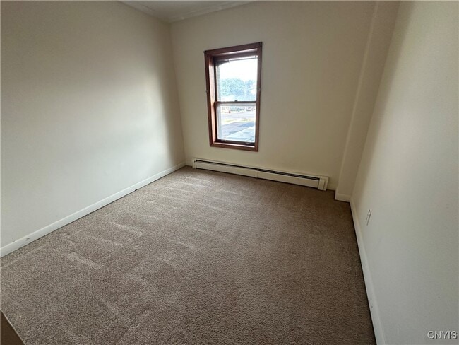 Building Photo - 64 E 5th St Rental