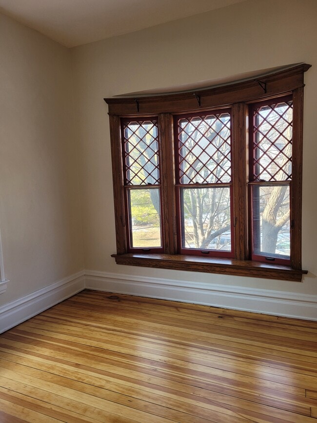 Photo - 1305 Judson Ave Unit 2