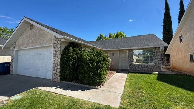 Building Photo - Millcreek Cottages with Community Pool - Pet Friendly!