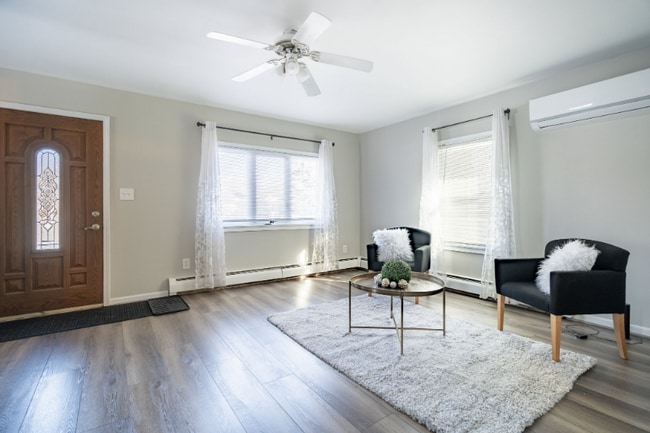 Photo - 6365 Saline Dr