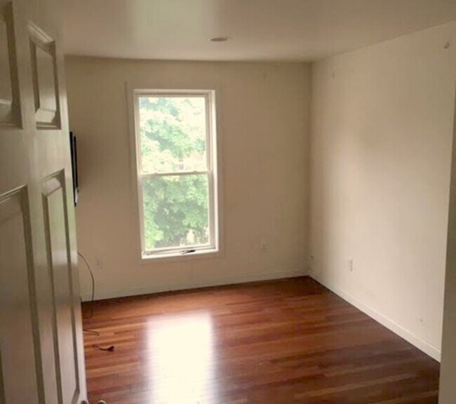 355 Pearl St Unit 9