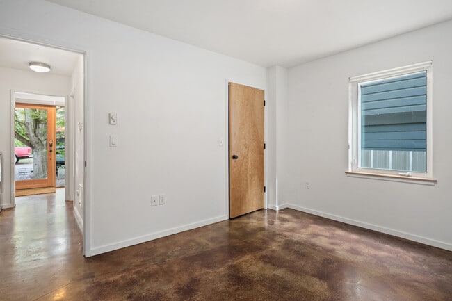 Photo - 504 NE Brazee St Unidad 1A