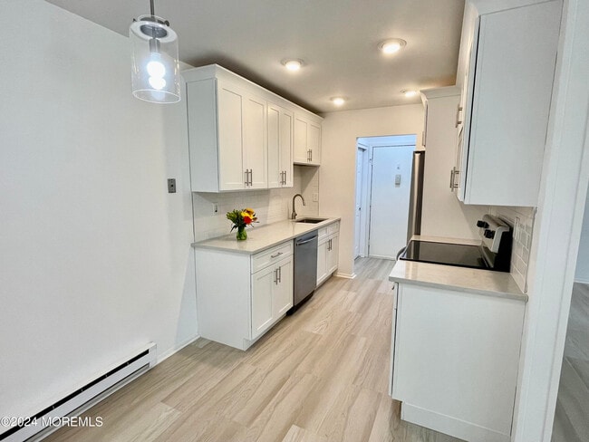 Photo - 175 Amberly Dr