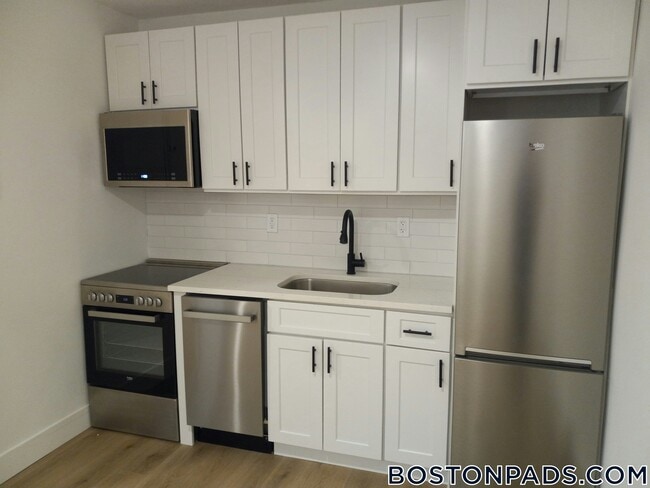 Photo - 740 E 7th St Unit 2