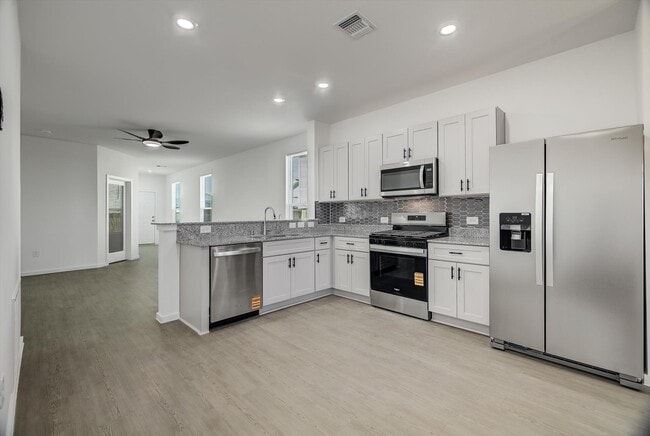 Photo - 519 Louis Ln