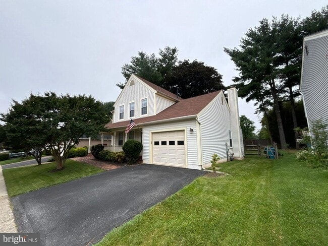 Building Photo - 18428 Gardenia Way