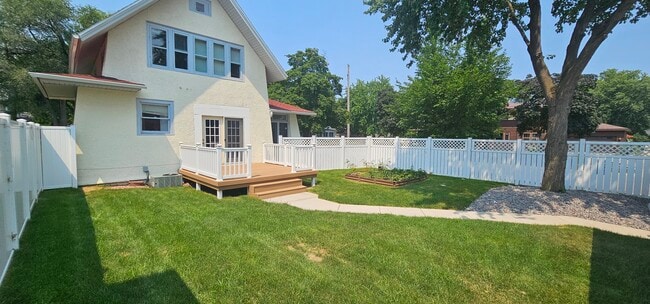 Photo - 1734 King St