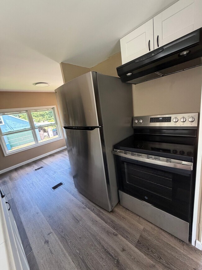 Photo - 770 River Rd
