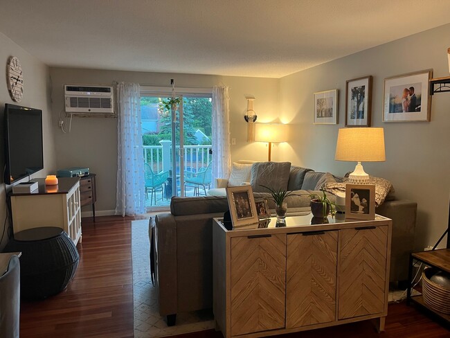 Living room - 200 Manning St Unit 30C