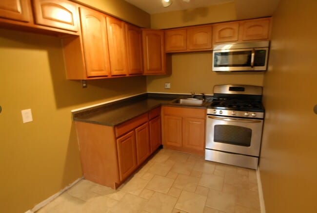 Building Photo - 310 Hoffnagle st Unit 1st Floor Rental