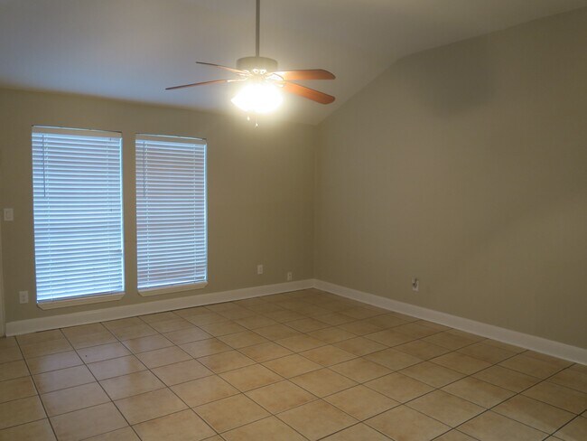 Photo - 1606 Quail Run