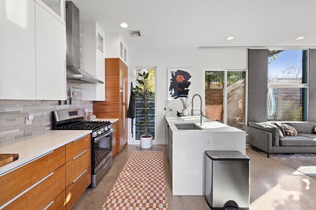 Photo - 1904 E 17th St