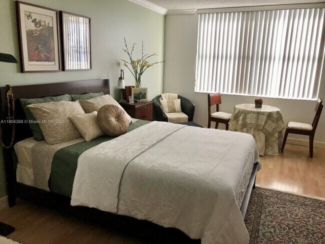 Photo - 18151 NE 31st Ct Unidad 1103