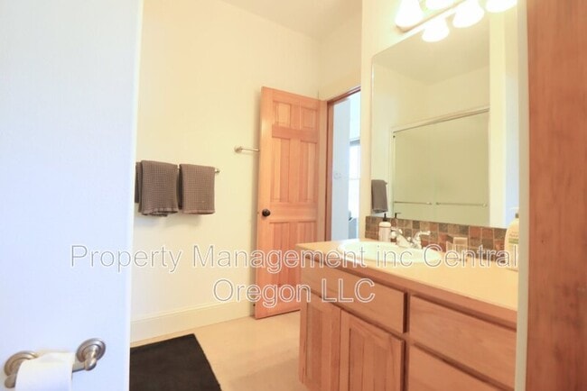 Photo - 577 W Jefferson Ave