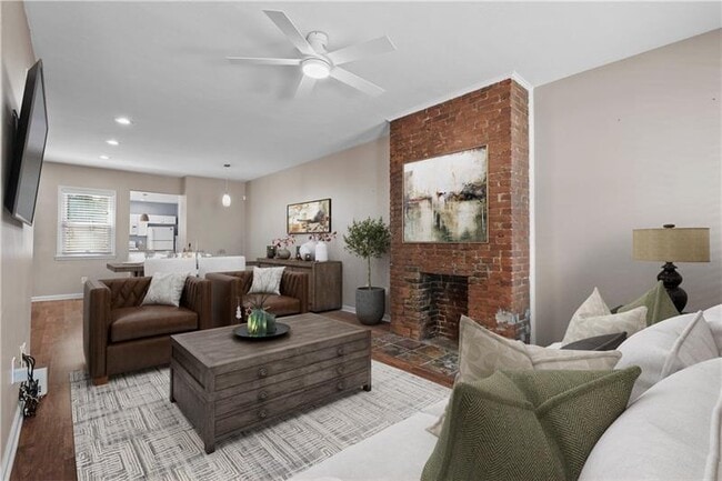 Photo - 841 Blossom Wy