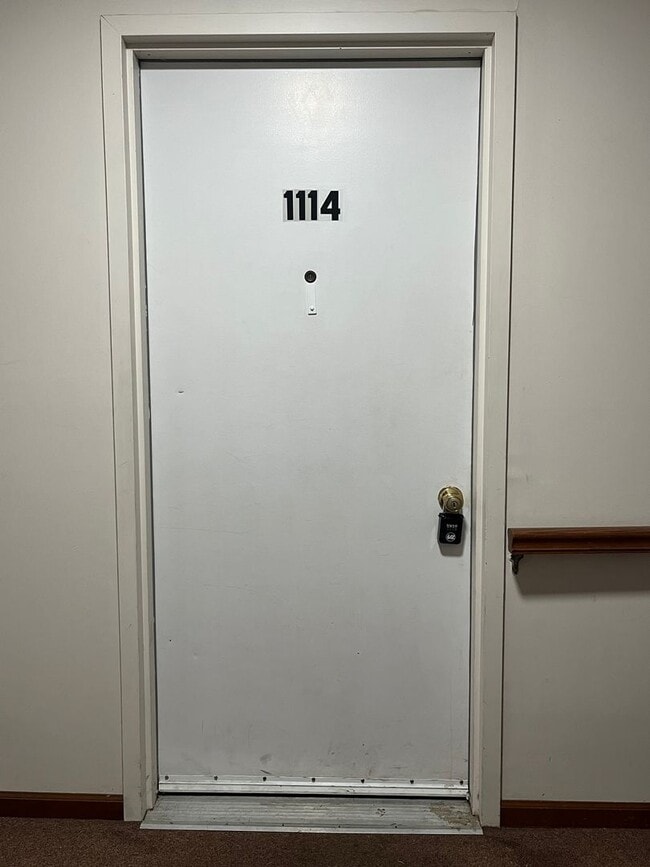Photo - 1110 Columbus Cir N Unit 1114
