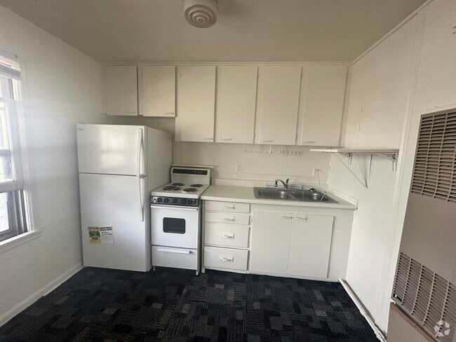 Building Photo - 525 E Omaha St Unit 5 Rental