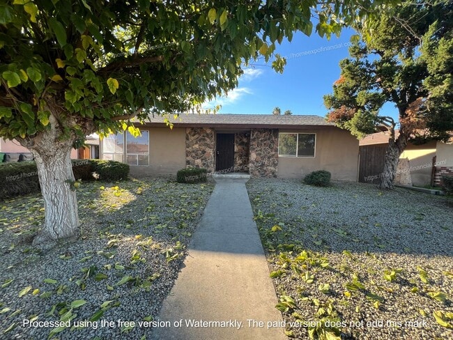 Photo - Nice Home For Rent - Duplex with private yard