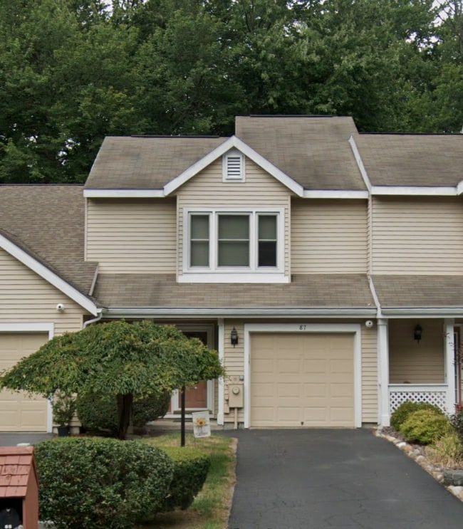 Photo - 87 Stoney Creek Dr