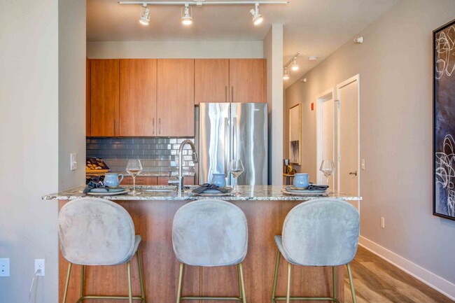 Photo - 448 N State St Unidad 2004