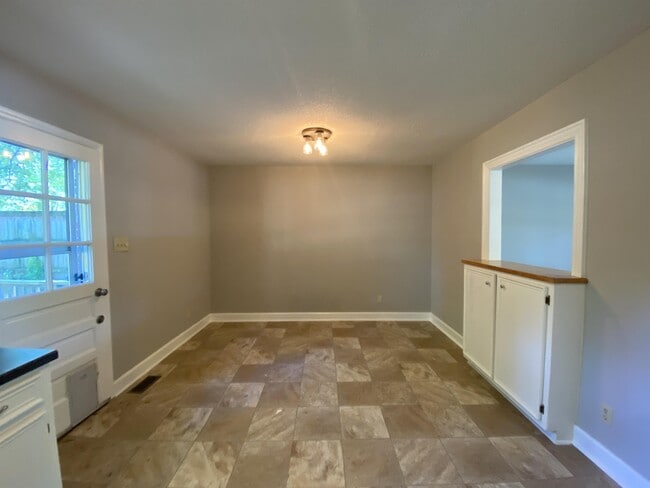 Photo - 1011 Brownlea Dr