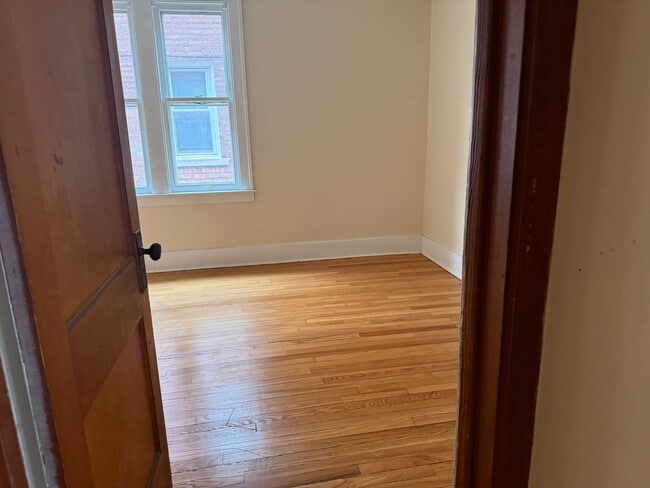 Photo - 961 Nottingham Rd Unidad 961 Lower