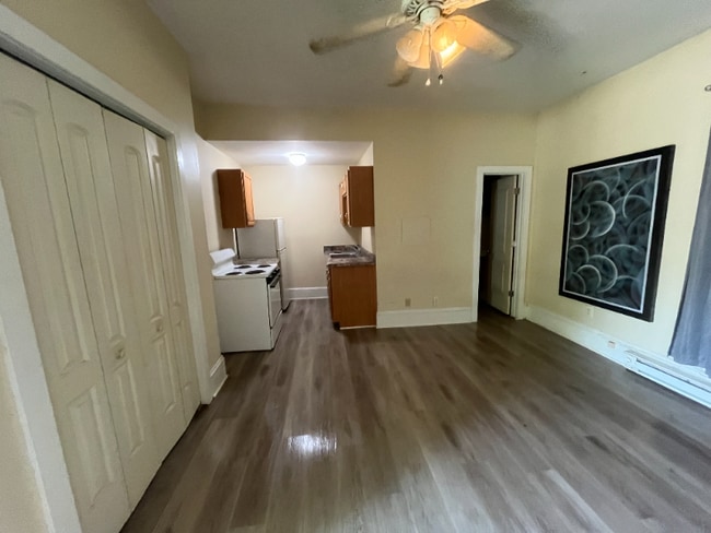 Photo - 505 Woodward St