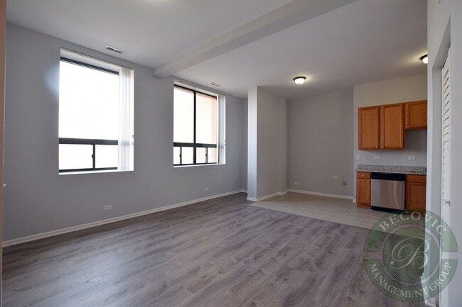 Photo - 2505 W Howard St