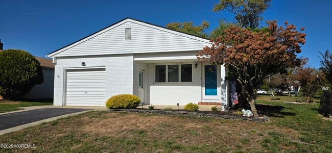 Building Photo - 90 Rodhos St