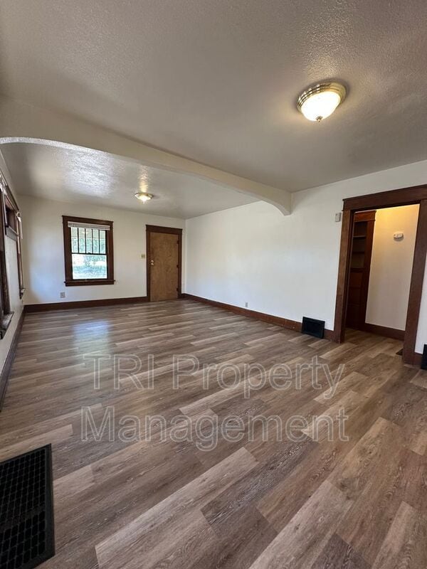 Photo - 1938 8th Ave