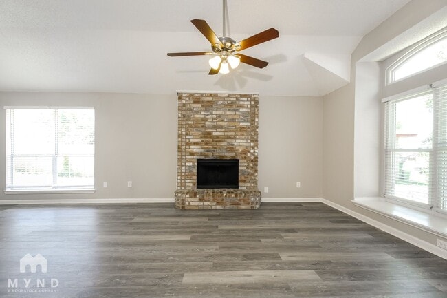 Photo - 5211 Livermore Dr