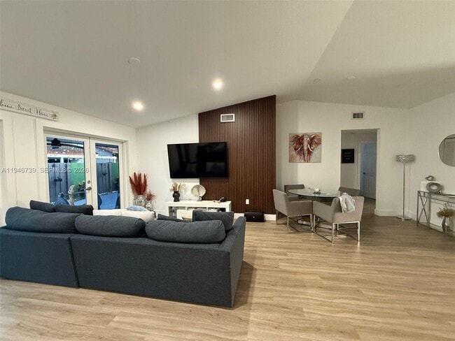 Photo - 1040 NW 127th Pl