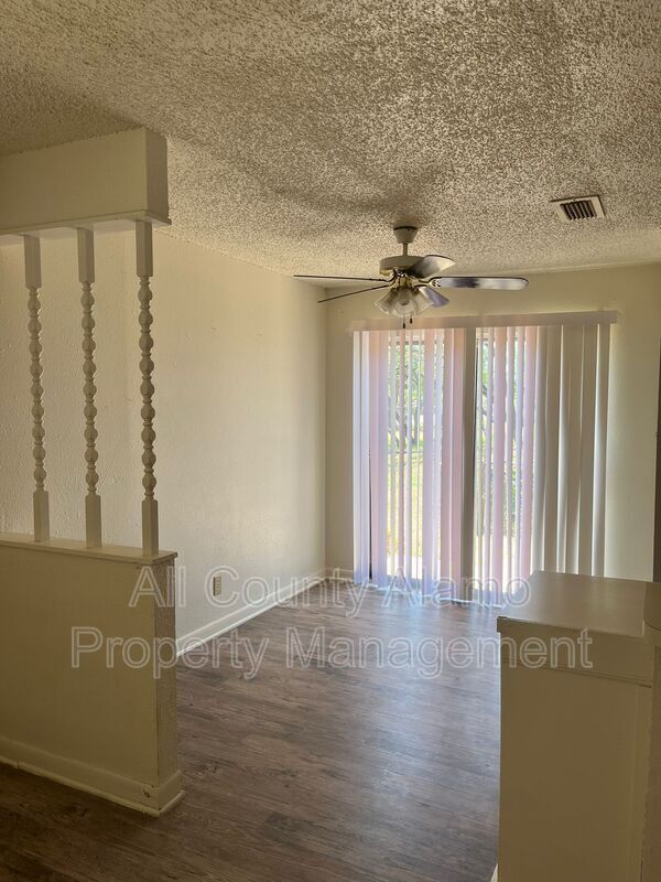 Photo - 427 Zachry Dr
