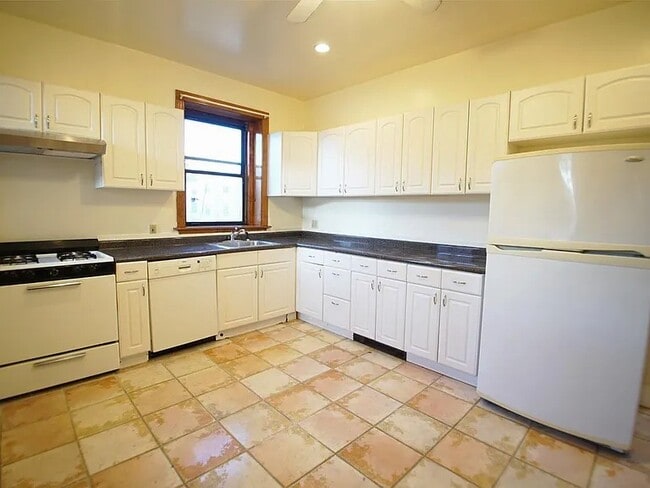 Photo - 369 Centre St Unit 2