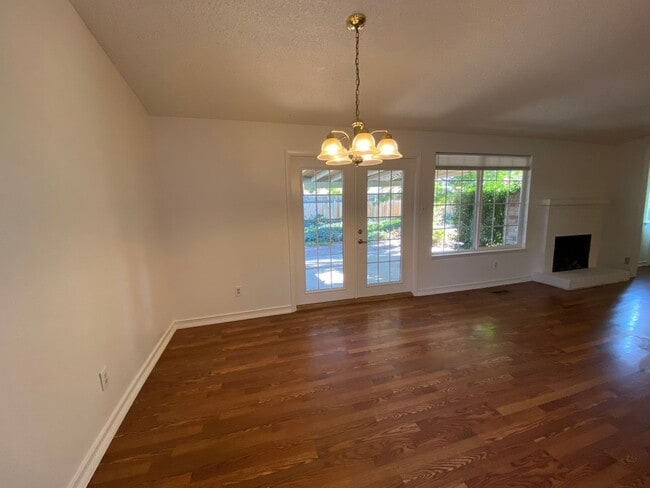Photo - 843 Glen Martin Dr