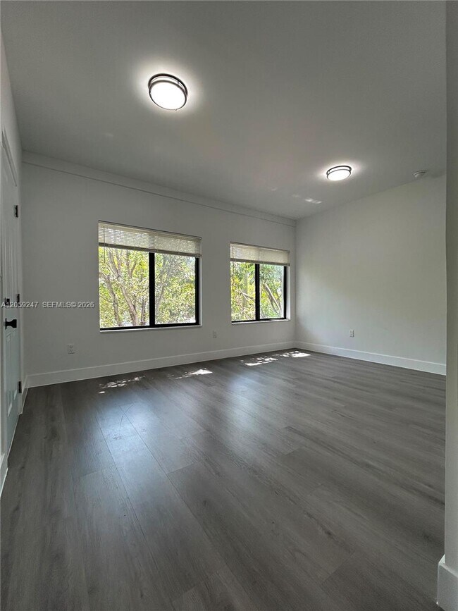 Photo - 638 SW 21st Ave Unit 4